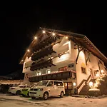 酒店 Arlbergerin - Design & Tiroler Gemuetlichkeit (adults Only)