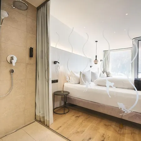 Arlbergerin - Design&tiroler Gemütlichkeit Hotel 4*