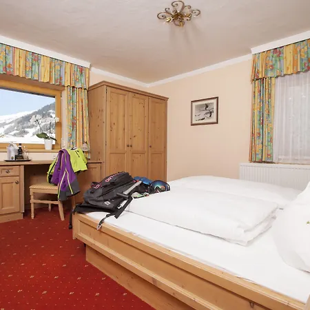 Arlbergerin - Design&tiroler Gemütlichkeit Hotel St. Anton am Arlberg