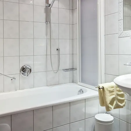 Szálloda Arlbergerin - Design & Tiroler Gemuetlichkeit (adults Only) 4*