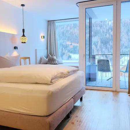 Arlbergerin - Design & Tiroler Gemuetlichkeit (adults Only) Hotel