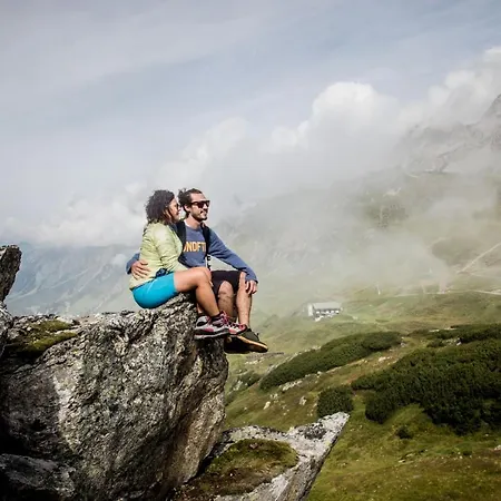 Hotel Arlbergerin - Design & Tiroler Gemuetlichkeit (adults Only) 4*