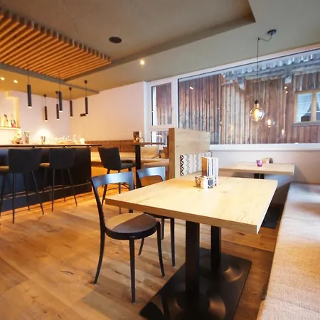 酒店 Arlbergerin - Design & Tiroler Gemuetlichkeit (adults Only) 4*