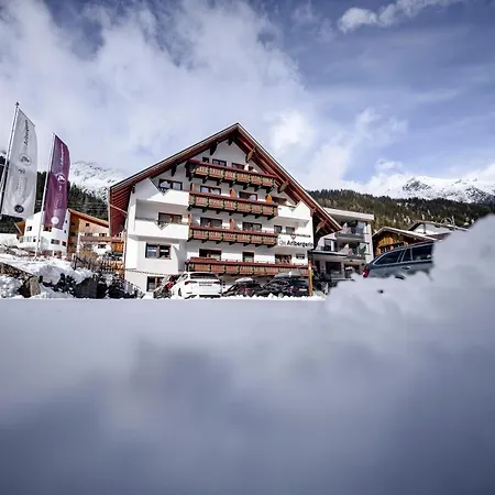 Hotel Arlbergerin - Tiroler Gemütlichkeit&design
