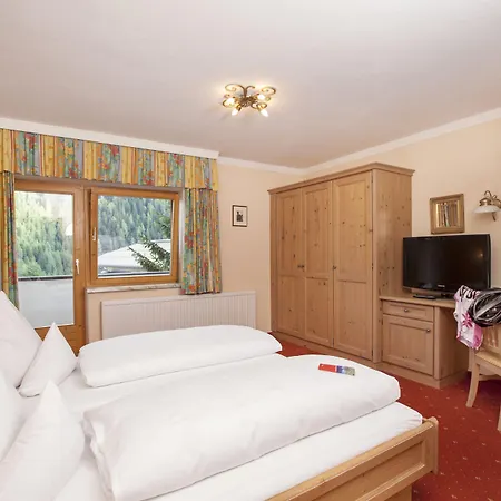 فندق Arlbergerin - Design & Tiroler Gemuetlichkeit (adults Only) 4*