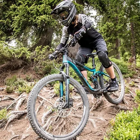 فندق Arlbergerin - Design & Tiroler Gemuetlichkeit (adults Only)