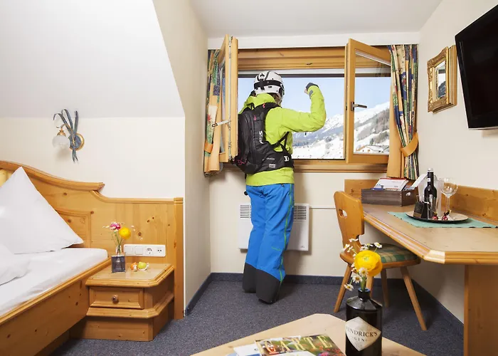 Hotell Arlbergerin - Design & Tiroler Gemuetlichkeit (adults Only) Sankt Anton am Arlberg