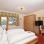 Отель Arlbergerin - Design & Tiroler Gemuetlichkeit (adults Only) 4*